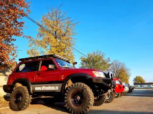 Suceveanul ii pune la dispozitie Mosului masinile de teren off-road pentru a ajunge in locuri izolate din judeţ