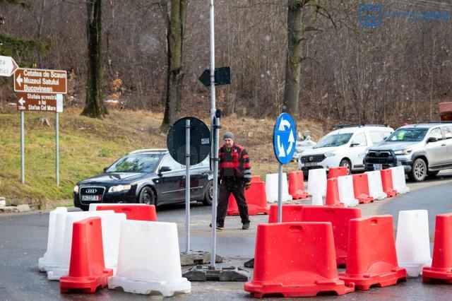 Sensul giratoriu de la intersecția Mitropoliei cu Parcului a fost desființat pe perioada sezonului rece