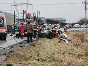 Accident mortal la Cumpărătura, după un impact între un autoturism și un camion