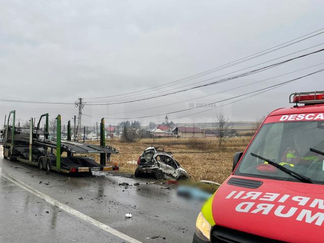 Autoturismul s-a lovit cu o violență extremă, din lateral, de autotren