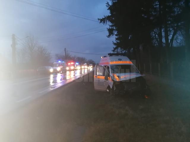 Ambulanța implicată în accident