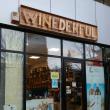 Magazinul Winederful, situat lângă magazinul universal Bucovina, colț cu Profi