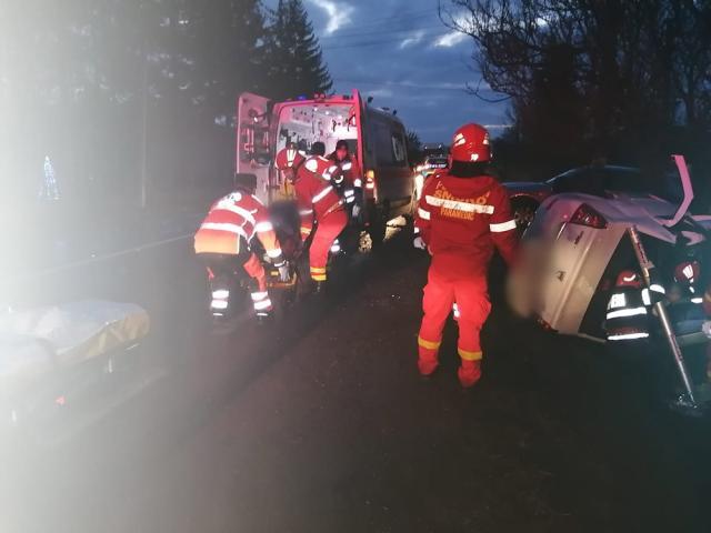 Șoferul ambulanței implicate în accidentul mortal de pe E 85 ar fi depășit fără a porni și semnalele sonore