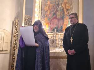 Momentul în care este citit mesajul transmis de Catolicosul tuturor armenilor