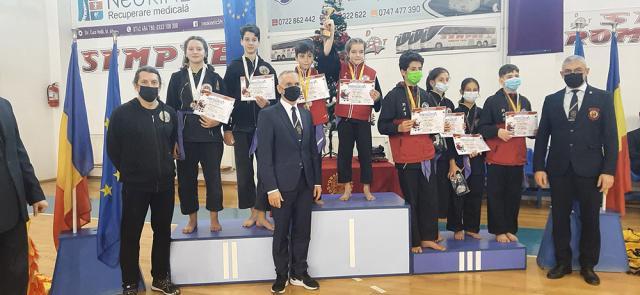 Sportivii participanți la Campionatul National de Co Vo Dao