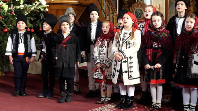 Vestea Nașterii Domnului adusă de copii la Vicovu de Jos, într-un spectacol organizat în biserica ”Sfinții Împărați”
