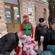 Peste 800 de copii din Fălticeni au primit, pe 24 decembrie, cadouri de la Moş Crăciun în Orăşelul Copiilor