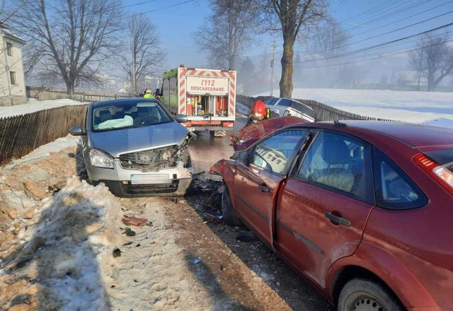 O întreagă familie a ajuns la spital din cauza unui derapaj provocat de viteză