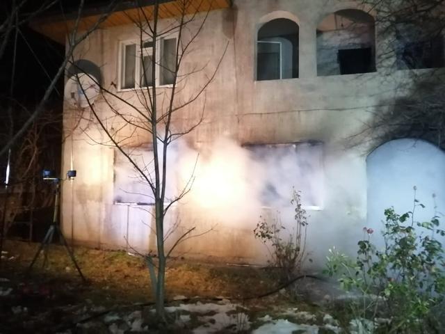 Bărbat mort în incendiu, în propria casă, în noaptea de Revelion