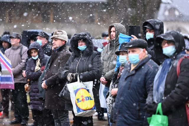 Botezul Domnului la Mănăstirea „Sfântul Ioan cel Nou” Suceava, pe o ninsoare „ca-n povești”