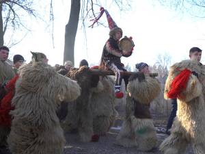 Parada obiceiurilor de iarnă a avut loc şi anul acesta la Drăgușeni