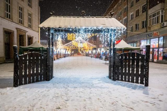 Iluminatul ornamental din Suceava în iarna 2021 - 2022 4