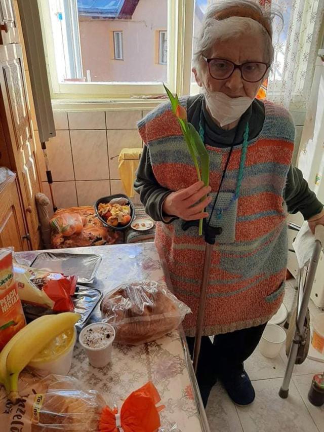 „Prânzul de sâmbătă”, pentru zeci de bătrâni singuri din Câmpulung Moldovenesc