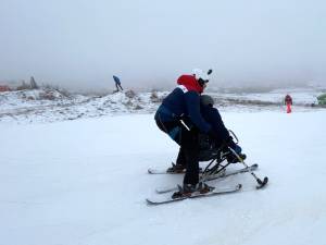 ski caiac pentru persoane cu dizabilitati