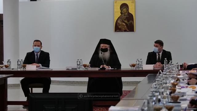 Participanții ședinței anuale a Adunării Eparhiale a Arhiepiscopiei Sucevei și Rădăuților din ianuarie 2022