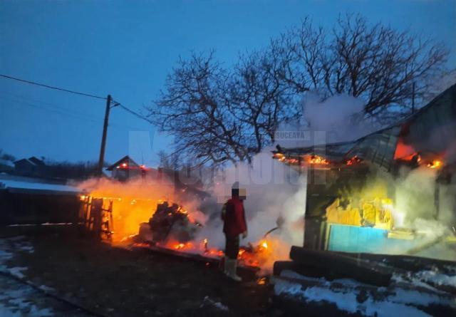 Femeie de 96 de ani, moartă după ce un puternic incendiu i-a mistuit casa