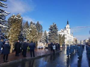 Bustul domnitorului Alexandru Ioan Cuza, inaugurat la 163 de ani de la Mica Unire, în centrul Sucevei