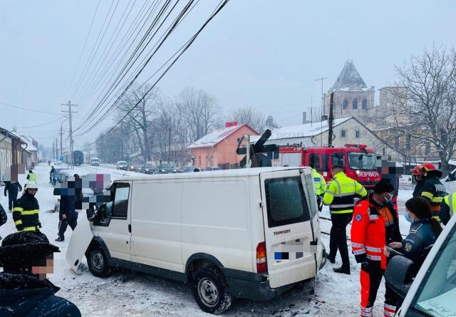 Încă un accident cu o mașină lovită de tren, la Rădăuți