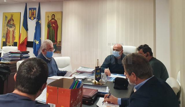Conducerea Primăriei Suceava și a TPL la discuțiile avute cu reprezentanții sindicatului „Autobuzul” Suceava 1