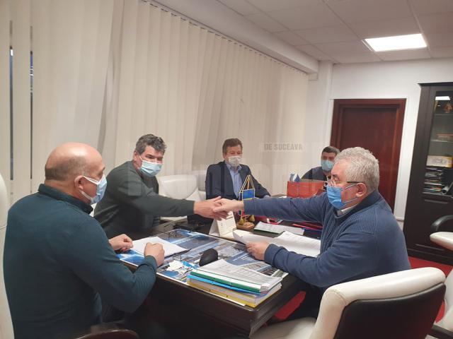 Conducerea Primăriei Suceava și a TPL la discuțiile avute cu reprezentanții sindicatului „Autobuzul” Suceava