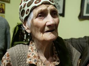 Fosta învățătoare Viorica Hogaş, sărbătorită la împlinirea vârstei de 107 ani