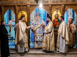 Liturghie arhierească în prima duminică a Triodului la Paraclisul Mănăstirii „Sfântul Ioan cel Nou” din Suceava
