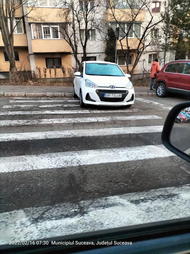 Mașini parcate pe treceri de pietoni