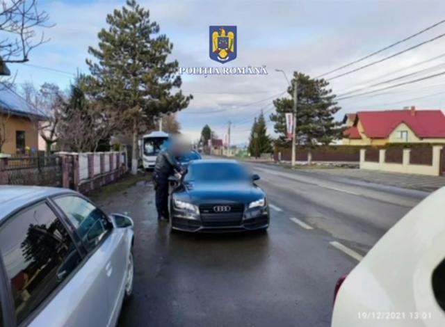 Polițiștii au ridicat numerele a 47 de mașini, majoritatea cu plăcuțe străine și fără asigurare