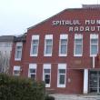 Doi copii, acroșați de o autoutilitară în timp ce se împingeau pe carosabil