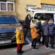 Iannis Matei Dumitrașcu a sărbătorit aniversarea de 10 ani în fața blocului, cu mascații poliției