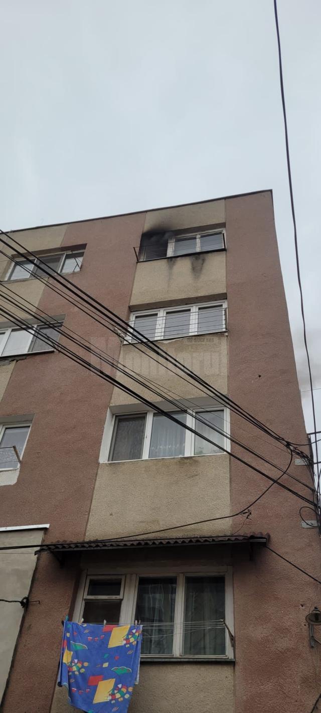 Blocul în care a izbucnit incendiul