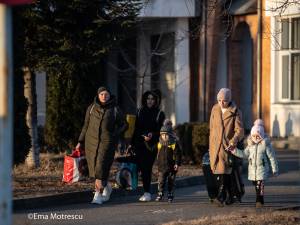 Refugiații din Ucraina care nu au încotro se îndrepta sunt primiți în casele locuitorilor din comuna Dumbrăveni