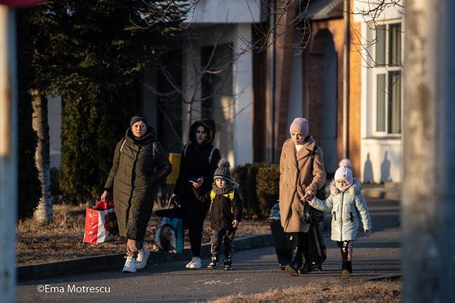 Refugiații din Ucraina care nu au încotro se îndrepta sunt primiți în casele locuitorilor din comuna Dumbrăveni. Foto: Ema Motrescu
