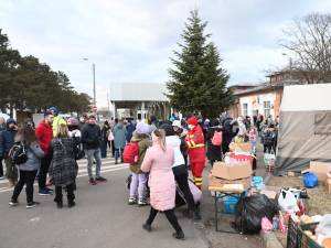 4.800 de refugiați din Ucraina au trecut prin vama Siret în județul Suceava. Arhiepiscopia oferă 2.100 de locuri de cazare