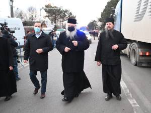 Înaltpreasfințitul Părinte Arhiepiscop Calinic s-a aflat vineri în Vama Siret, unde a constituit un comitet alcătuit din clerici ai Centrului Eparhial, protoierei, exarhi și coordonatori de voluntari