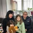 Fetițele unei familii de pompieri militari din Cernăuți au primit adăpost în casa unui pompier din Suceava, slt. Simona Cojocar