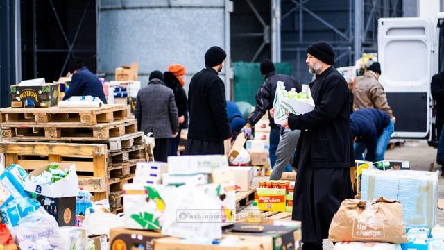 30 de tone de produse alimentare, de igienă și de strictă necesitate vor ajunge în Ucraina, din partea Arhiepiscopiei Sucevei și Rădăuților