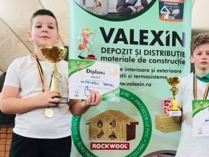 Fălticenenii Daniel Mitocaru şi Cristian Samachisa au jucat finala băieților de 10 ani la Cupa Valexin