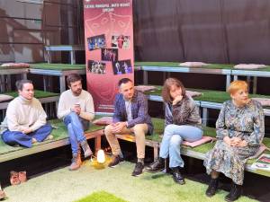 Echipa care a lucrat la realizarea noului spectacol regizat de Cosmin Panaite, „Sclavi”, premiera lunii martie la TMMSV