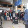 În cursul zilei de joi, pe Aeroportul Suceava au fost programate 11 zboruri, numărul pasagerilor care s-au îmbarcat fiind de peste 2.100