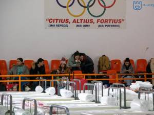 Centrul de primire a refugiaților amenajat de Primăria Suceava în incinta Școlii Nr. 11 „Miron Costin”