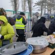 Maicile de la Mănăstirea Agapia, venite a două oară cu hrană caldă și pachete pentru refugiații din Ucraina