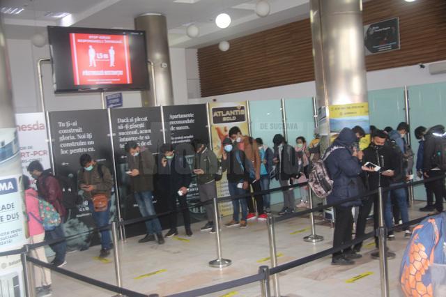 400 de studenți indieni refugiați din Ucraina au fost repatriați de pe Aeroportul „Ștefan cel Mare” Suceava