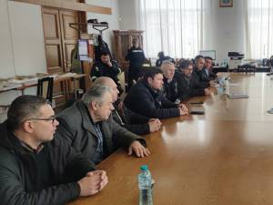 Președintele CJ Suceava s-a întâlnit cu primarii localităților aflate la frontiera cu Ucraina