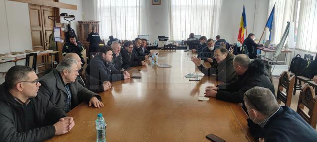 Președintele CJ Suceava s-a întâlnit cu primarii localităților aflate la frontiera cu Ucraina