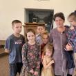 Femeie refugiată cu șase copii