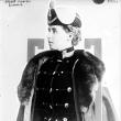 „Regina-soldat“ - Maria a fost comandant onorific al Regimentului 4 Roşiori, care i-a purtat numele şi a cărui uniformă a îmbrăcat-o