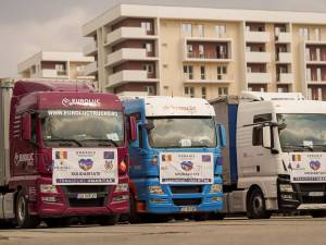 Peste 30 de mașini pline cu sute de tone de ajutoare pentru refugiații din Ucraina vor ajunge luni la Suceava