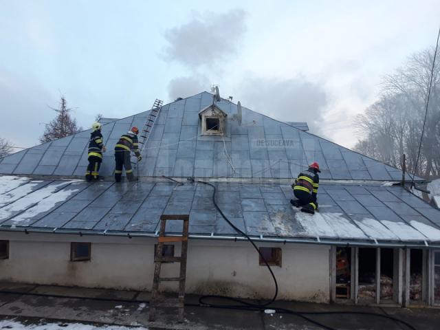 Incendiul izbucnit sâmbătă seară la corpul de chilii de la Mănăstirea „Sf. Gheorghe” Buciumeni, din Fălticeni