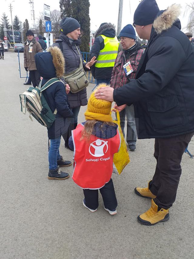 Cel mai tânăr voluntar din Vama Siret are 4 ani: Rebeca